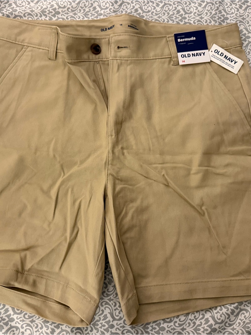 NWT Old Navy High Rise Bermuda Shorts Khaki Size 14 7” Inseam